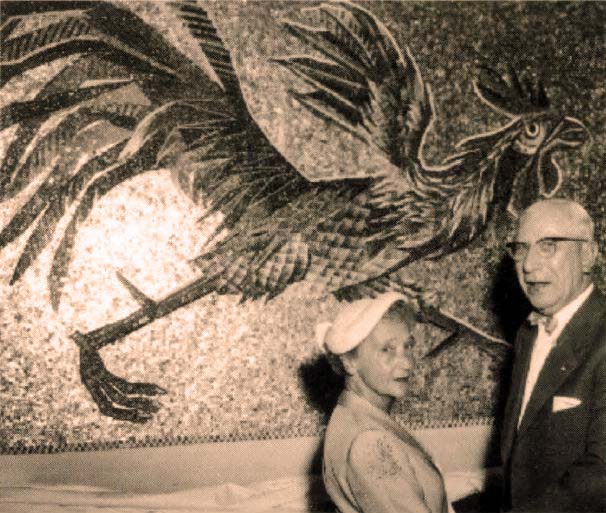 Hidde Nijland en zijn vrouw na de onthulling van een mozaiek ter gelegenheid van het 40 jarig bestaan van Systeem Coq