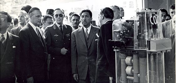 In 1958 bezocht H.M. Prins Bernhard de fabriek van Coq Utrecht