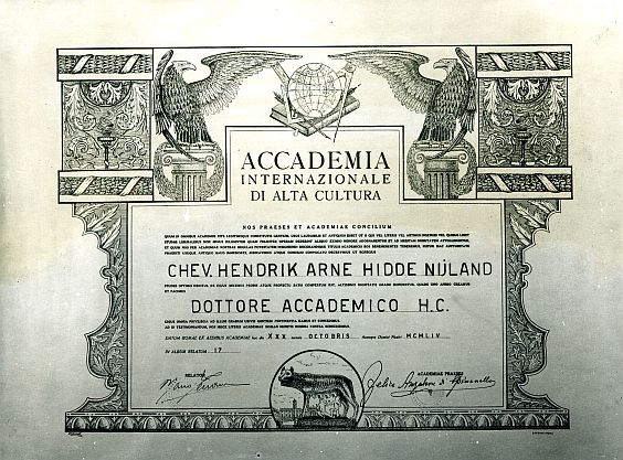 1954: Doctor honoris causa van de Academia Internazionale Di Alta Cultura te Rome