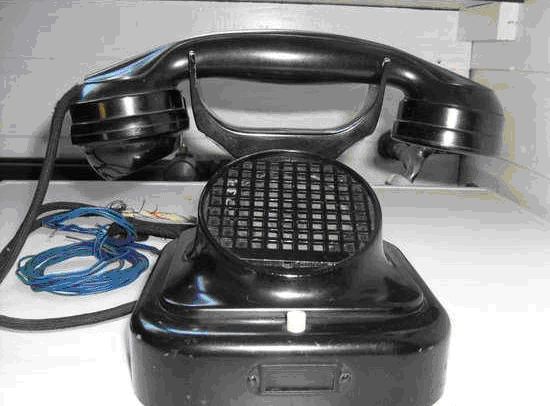 Heemaf telefoon + afluisterapparaat (1931) Heemaf telefoon + afluisterapparaat (1931)